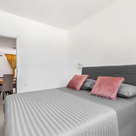 Adriatic Place Apartment *